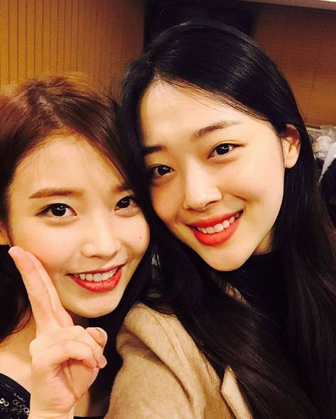 Sulli and IU show off their close friendship | allkpop.com Go Hara, Sulli Choi, Goo Hara, Choi Jin, Pretty Angel, How Big Is Baby, Korean Actress, K Idols, Instagram Update