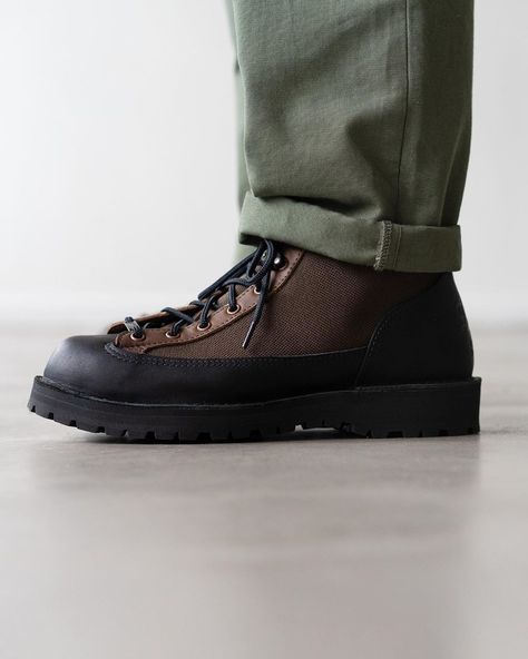 Danner Boots Men, Gore Tex Boots, Danner Boots, Footwear Design, Functional Clothing, Tactical Clothing, Street Style Outfits Men, Man Style, Outdoor Clothing