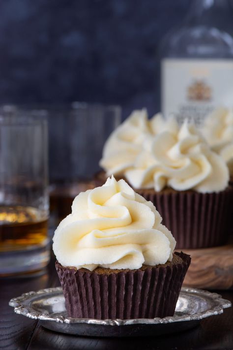 Whisky Buttercream - Smooth sweet buttercream with a delicious kick of Whiskey. Irish Coffee Cake, Whisky Cake, Whiskey Chocolate, Orange Bundt Cake, Wine Cake, Infused Butter, Date Cake, Cake Frosting Recipe, Scottish Recipes