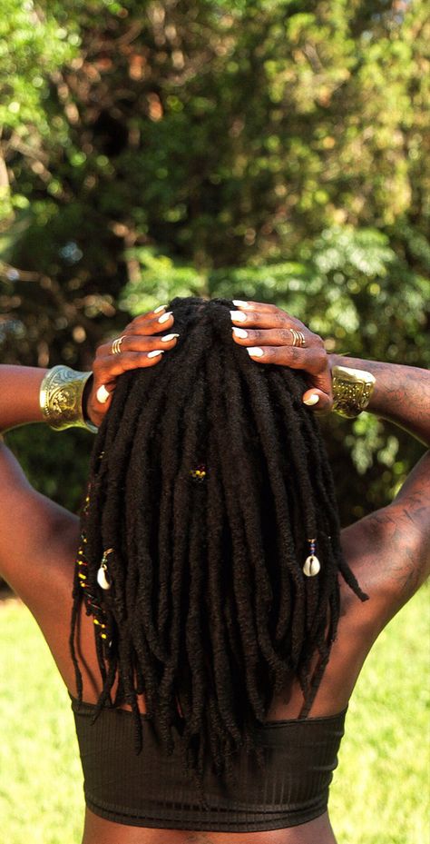 Free Form Locs Styles, Healthy Locs Aesthetic, Free Form Locs Women, Semi Free Form Locs, Future Dreads, Semi Freeform Locs Women, Chunky Locs, 60 Locs, Big Locs