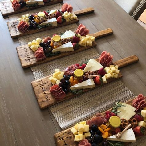 Brown Charcuterie Board, Charcuterie Board Meats, Party Food Buffet, Charcuterie Inspiration, Charcuterie Platter, Party Food Platters, Charcuterie And Cheese Board, Charcuterie Recipes, Buffet Food