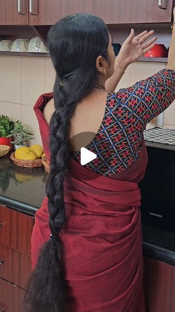 Hot Sarees South, Most Beautiful Smile Women, South Indian Snacks Recipes, Evening Snacks Indian, Good Evening Images, Fried Snacks, Rich Breakfast, Saree Beautiful, Long Hair Images