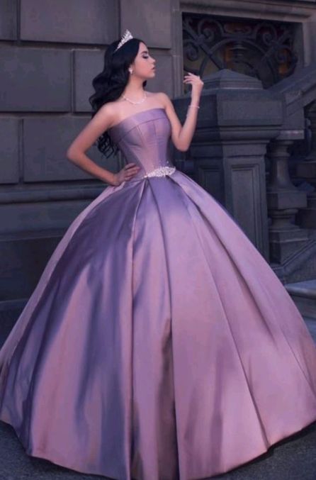 Ball Gown Poses, Gown Poses, Bridal Pictures, Bridesmaid Gown, Pose Ideas, Ball Gown, Ball Gowns, Prom, Formal Dresses