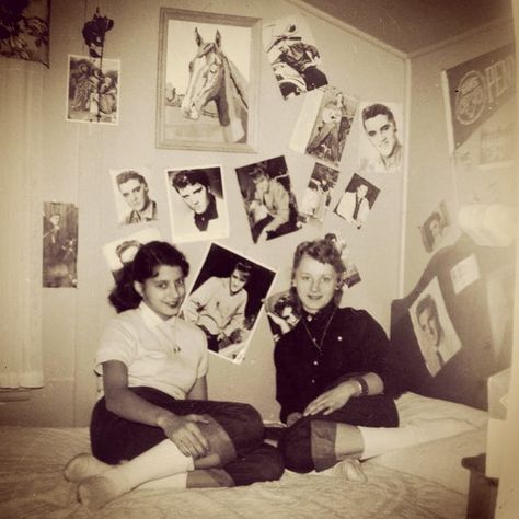 50s Room Aesthetic, 50s Room, Rock And Roll Aesthetic, 50s Aesthetic, Just Like Heaven, Vintage Lifestyle, Vintage Americana, Vintage Pictures, Vintage Love