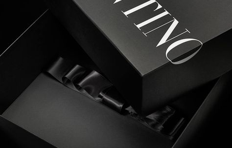 VALENTINO inspires MadCharotte. www.designpackaginginc.com Valentino Packaging, Luxury Retail Packaging, Luxury Cosmetic Packaging, Luxury Packaging Design, Black Packaging, Wholesale Packaging, Fashion Packaging, Jewelry Editorial, Luxury Cosmetics