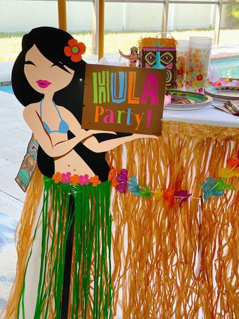 Tiki Bar Ideas Diy, Tiki Lights, Luau Party Supplies, Aloha Party, Hawaiian Party Decorations, Tiki Bar Decor, Tiki Party, Hawaiian Luau, Hawaiian Party