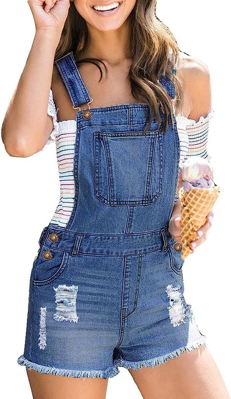 Trending Style // Show off your gorgeous style this season wearing this blue adjustable straps raw hem distressed denim bib shorts overall. Cotton Overalls Outfit, Dungaree Shorts Outfit, Ripped Jeans Outfit Summer, Ripped Jeans Outfit Fall, Light Jeans Outfit, Denim Shortalls, Ripped Jeans Outfit, Cotton Overalls, White Jeans Outfit