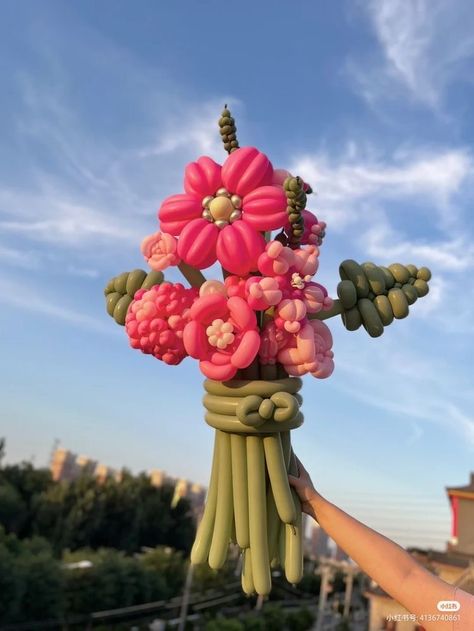 Balloon Animals Flower, Diy Flower Balloons, Ballon Flower Bouquet, Bucket Balon, Makeup With Eyeshadow, Balloon Flower Bouquet, Flower Balloons Diy, Unconventional Christmas Trees, Flower Balloons