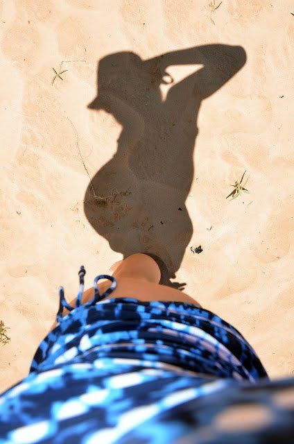 20 Original Baby Bump Pictures, Bump Pictures, Bump Photos, Beach Maternity, Foto Baby, Maternity Poses, Shooting Photo, Jolie Photo, Trendy Baby