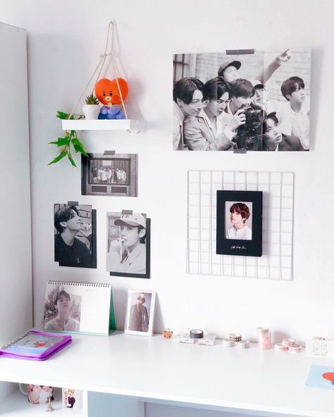 Kpop Shelf, Army Decor, Bts Room, Army Room Decor, Kpop Room, Army Room, Dekorasi Kamar Tidur, Pinterest Room Decor, Study Room Decor