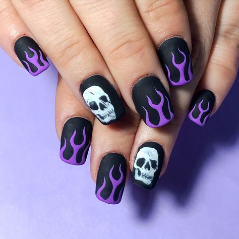 Nail Skull Designs, Skull Nail Designs Easy, Nail Art Skull, Skull Nails Design, Skull Nails Acrylic, Skulls Nails, Skull Nail Designs, Pirate Nails, Ongles Goth