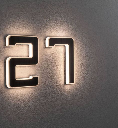 Solar House Numbers, Illuminated House Numbers, Best Solar Lights, Koti Diy, Led House, Solar Module, Solar House, Door Numbers, Solar Powered Lights