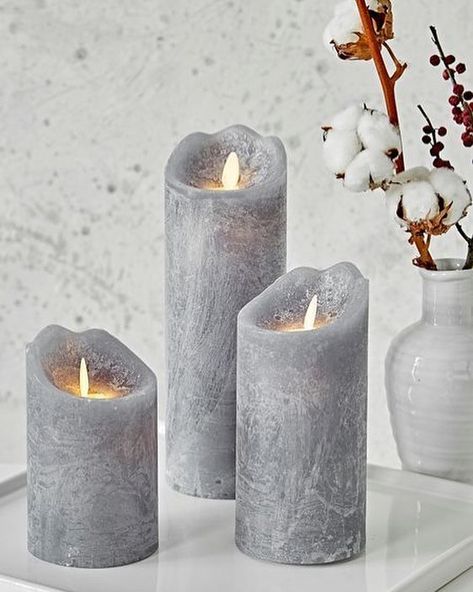 Lilin Aroma, Grey Candles, Bedroom Candles, Valentine Candles, Water Candle, Lights Ideas, Battery Candles, Led Pillar Candle, Candle Art