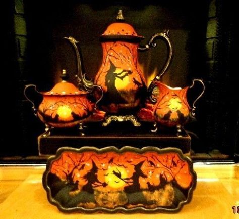 Halloween Teapot, Vintage Witches, Witches Tea, Halloween Dishes, Painted Teapot, Vintage Witch, Witch Cat, Halloween Vintage, Fall Halloween Decor