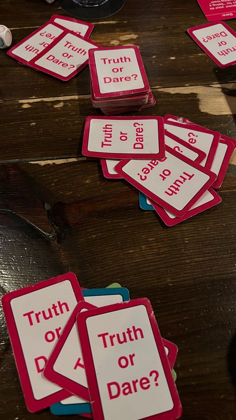 aesthetic card games for girl’s night out Drinking Game Aesthetic, Drinking Games Aesthetic, Girls Game Night Aesthetic, Truth Or Dare Aesthetic, Game Night Aesthetic, Girls Night Games, Hangout Ideas, Jennifer Lynn, Games Aesthetic