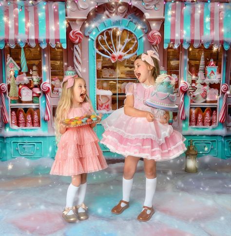 Pastel Christmas Family Photoshoot, Pastel Christmas Photoshoot, Candy Land Photo Shoot, Pink Christmas Photoshoot, Pink And Mint Christmas, Candyland Photoshoot, Pastel Candyland Christmas Decor, Pastel Candy Christmas Decor, Ice Cream Photoshoot