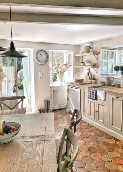 like the cabinet color with terracotta- difficult to match, the rest is overly cottage like Charlotte Reiss, Stile Joanna Gaines, French Farmhouse Design, Cozy French Country Living Room, Country Living Room Design, French Country Interiors, French Country Rug, Kitchen French, Country Interiors