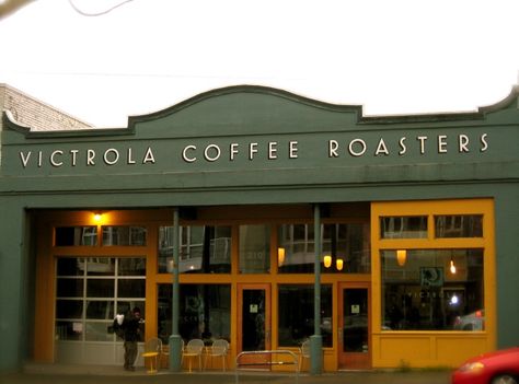 Seattle Coffee Shops, Vintage Gas Station, Seattle Photography, Seattle Coffee, Seattle City, Coffee Roaster, Coffee Health Benefits, Global Travel, Coffee Roasters