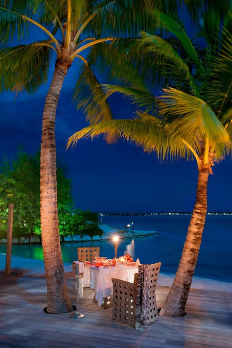 St Regis Bora Bora, جزر المالديف, Bora Bora Resorts, Taman Air, St Regis, Romantic Places, French Polynesia, Vacation Places, Vanuatu