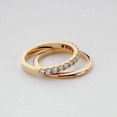 Engagement Ring Simple, Diamond Engagement Band, Silver Jewellery Online, Engagement Rings Vintage Halo, Yellow Gold Wedding Band, Engagement Wedding Ring Sets, Simple Engagement Rings, Bridesmaid Jewelry Sets, Ring Simple