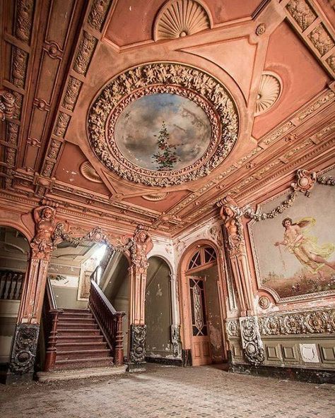 Red Stairs, Abandoned Homes, Abandoned Mansion, Old Abandoned Houses, Abandoned Castles, Victorian Home, Abandoned Mansions, European Antiques, Mansion Interior