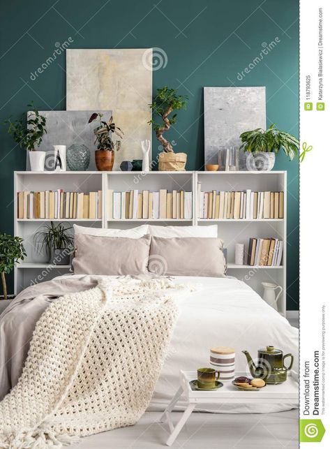 Bookshelf Nightstand, White Bookshelves, Bedroom Layouts, Bedroom Green, Bedroom Decoration, Bedroom Aesthetic, Guest Bedrooms, Bed Decor, New Room