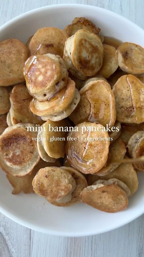 Gluten Free Mini Pancakes, Easy Plantbased Recipes, Banana Pancakes Vegan, Mini Banana Pancakes, Prep Snacks, Pancakes Vegan, Banana Pancake, Pancake Bites, Plantbased Recipes