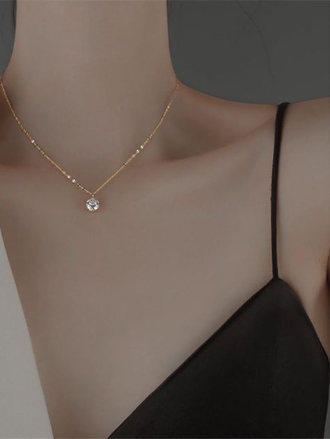 Unique Gold Jewelry Designs, Neck Pieces Jewelry, Pretty Jewelry Necklaces, Minimalist Accessories, Women Anklets, Plain Blouse, Bridal Gold Jewellery Designs, Girly Accessories, Classy Jewelry