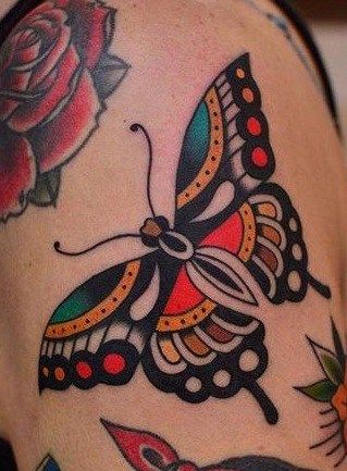 Yellow Butterfly Tattoo, Traditional Butterfly Tattoo, Purple Butterfly Tattoo, Borboleta Tattoo, American Traditional Tattoos, Butterfly Tattoo Meaning, Traditional Tattoo Inspiration, Neotraditional Tattoo, Traditional Style Tattoo