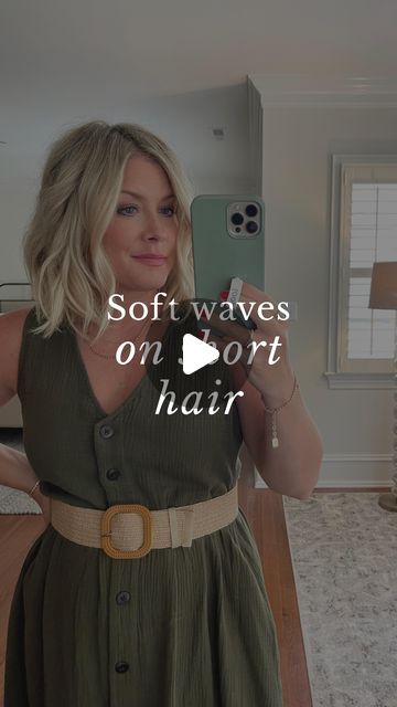 Loose Waves For Short Hair, Short Hair Loose Curls Soft Waves, How To Get Slight Wave In Hair, How To Curl Soft Waves, Soft Wave Short Hair, Subtle Waves Hair Tutorial, Soft Waves For Short Hair, Short Waves Hair, Bent Curls Tutorial