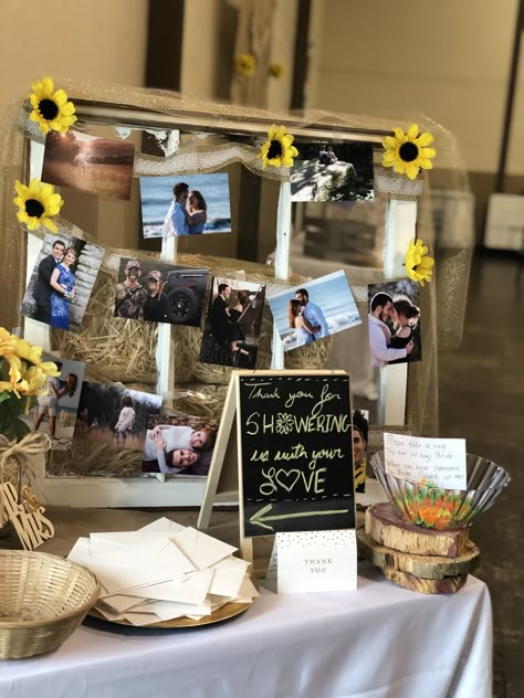 Sunflower Bridal Shower Centerpieces, Sunflower Wedding Shower Decorations, Kitchentea Idees, Sunflower Themed Bridal Shower Ideas, Sunflower Wedding Shower Ideas, Fall Sunflower Bridal Shower Ideas, Bridal Shower Sunflower Theme, Sunflower And Burlap Wedding, Rustic Sunflower Bridal Shower Ideas