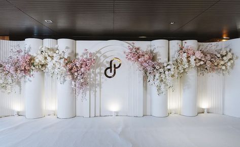 Real Flower Backdrop, Simple Stage Decorations, Park Royal, Wedding Sign Decor, Indian Wedding Invitation Card Design, Wedding Color Pallet, Wedding Stage Backdrop, Photo Area, Wedding Stage Design