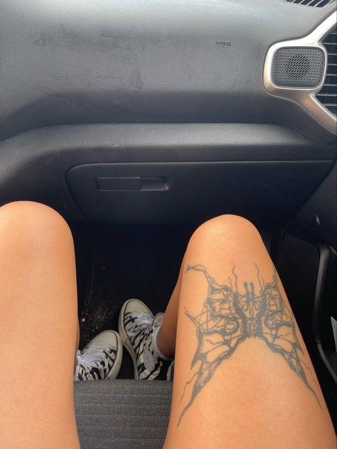 Butterfly Knee Crease Tattoo, Thigh To Shin Tattoo, Butterfly On Shin Tattoo, Alternative Leg Tattoos, Calf Tats For Women, Edgy Leg Tattoo, Butterfly Tattoo Over Knee, Matching Knee Tattoos Women, Leg Tattoos Women Aesthetic