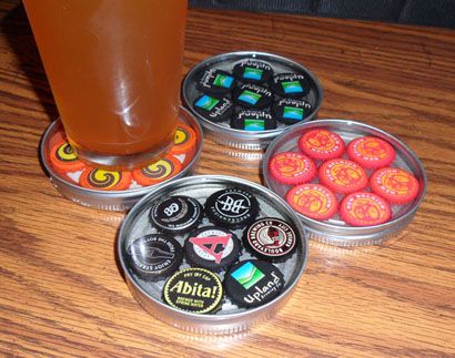 Bottle Cap Coasters, Beer Bottle Cap Crafts, Diy Bottle Cap Crafts, Beer Cap Art, Bottle Top Crafts, Bottle Cap Table, Bottle Cap Projects, Diy Beer, Sun King