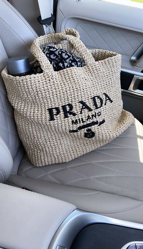 Prada Raffia, Casual Sneakers For Men, Designer Purses And Handbags, Prada Tote Bag, Luxury Bags Collection, Woven Raffia, Sneakers For Men, Pretty Bags, Small Tote