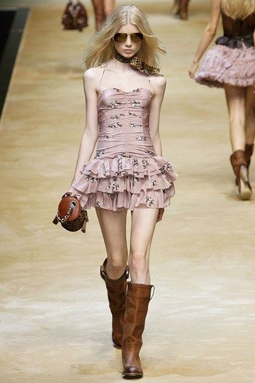 Jodie Kidd, 2010 Runway, 2010 Fashion, Brown Riding Boots, Equestrian Boots, Charlotte Casiraghi, Ruffle Dress, Riding Boots, Equestrian