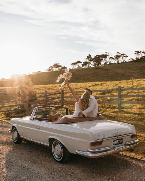 Vintage Mercedes Benz, Vintage Mercedes, Vintage Groom, Vintage Car Wedding, Videography Studio, 30k Followers, Wedding Photography Packages, Future Wedding Plans, Wedding Hair Down