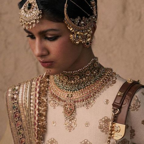 Sabyasachi Bridal Collection, Mughal Jewelry, Vintage Indian Jewelry, Sabyasachi Mukherjee, Sabyasachi Bride, Kundan Jewellery Bridal, Sabyasachi Jewellery, Heritage Jewellery, Jewel Wedding