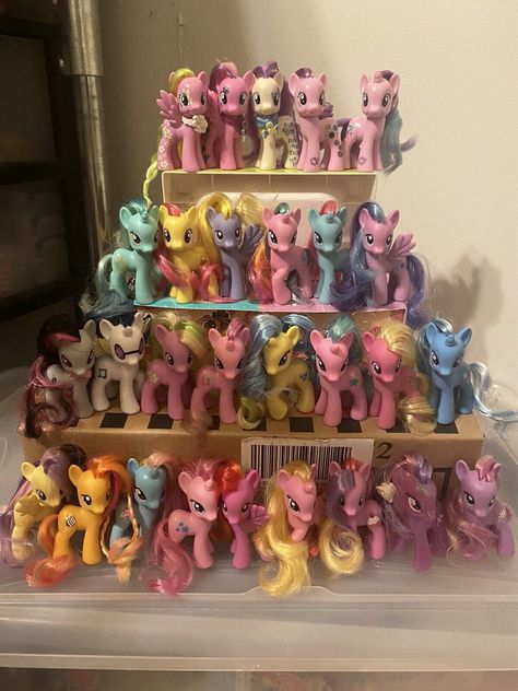 My Little Pony - On Ebay - Multiple Results on One Page My Little Pony Collection Display, Mlp Collection, Mlp Toys, My Little Pony Toys, My Little Pony Figures, My Little Pony Collection, Doll Museum, Doll Backpack, Mlp Pony