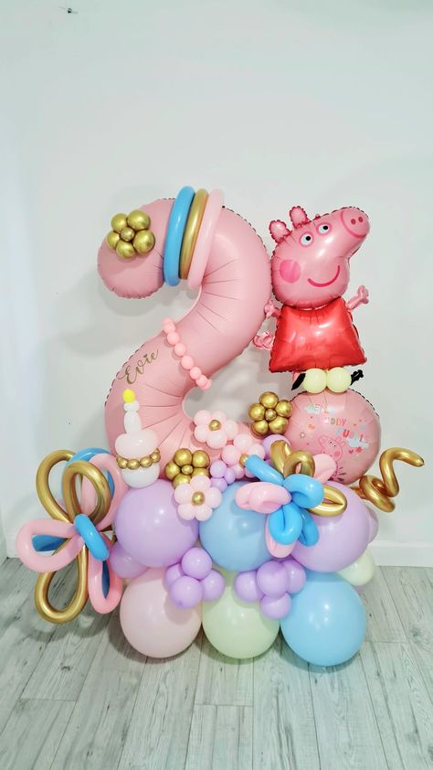 Pepa Pig Birthday Decoration For Girl, Peppa Pig Balloons, Modern Birthday Cakes, Pig Girl, Ideas Cumpleaños, Pepa Pig, Modern Birthday, Pig Party, Peppa Pig Birthday