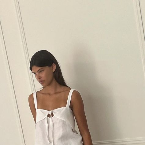 deiji studios on Instagram: "The Tie front set. Sweet top features v keyhole detail with overlay tie bust. Pairs back with an easy pull on soft elastic mid waist short" Gigi Hadid Off Duty, Deiji Studios, Camila Morrone, Sweet Top, Jeanne Damas, Keyhole Top, Sofia Richie, Europe Summer, Summer Fits