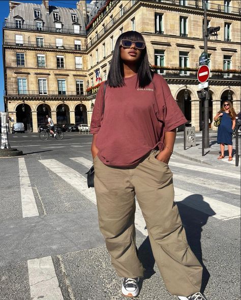 Baggy Cargo Pants Outfit Plus Size, Stem Outfits Style Plus Size, Tomboy Femme Style Outfits Plus Size, Plus Size Aesthetic Outfits Edgy, Plus Size Tomboy Fashion Summer, Casual Edgy Outfits Plus Size, Curvy Modest Outfits, Baggy Pants Outfit Street Styles, Plus Size Cargo Pants Outfit