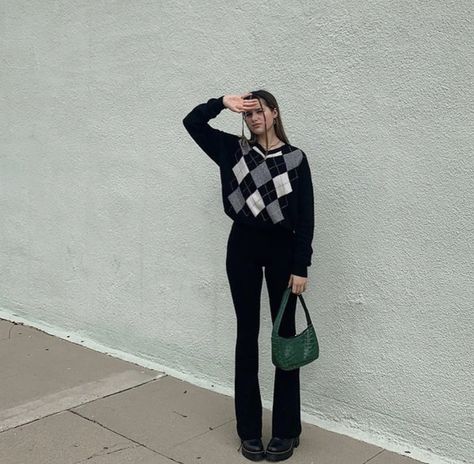 cute aesthetic fashion clothing jules lebanc style dark light academia Black Flares Outfit, Argyle Sweater Outfit, Black Flare Pants Outfit, Flares Outfit, Black Flares, Cardigan Collection, Flare Jeans Outfit, Black Flare Jeans, Black Flare Pants