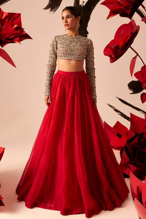 Floral Skirt Outfits Indian, Bow Blouse Designs For Lehenga, Lehenga Stiching Design, Navarathri Outfits, Lehnga Designs 2024, Lehenga Top Design Blouses, Lehenga Skirt Designs, Mom Lehenga, Reuse Lehenga