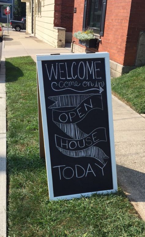 Now that's an Open House Sign. #DIY #Chalkboard #SidewalkSign Chalkboard Open Sign Ideas, Open House Chalkboard Sign, Diy Open House Signs, School Open House, Pto Ideas, Open House Signs, Sidewalk Sign, Open Sign, Open Signs