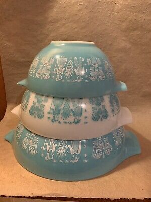 VINTAGE PYREX AMISH BUTTERPRINT 442 443 444 TURQUOISE & WHITE MIXING BOWLS | eBay Cheese Dome, Blue Glassware, Batter Bowl, Atomic Starburst, Vintage Kitchenware, Nesting Bowls, Pyrex Glass, Vintage Dishes, Glassware Set