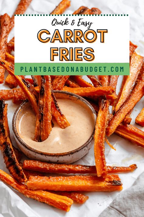 These Carrot Fries are so simple to make and are the perfect healthy snack! It's packed with nutrition and is still super tasty! Enjoy these Carrot Fries this week! What To Do With Carrots, Carrots Fries, Fries Oven, Vegan Bean Chili, Carrot Fries Baked, Kale Chips Baked, Carrot Chips, Oven Air Fryer, Carrot Fries