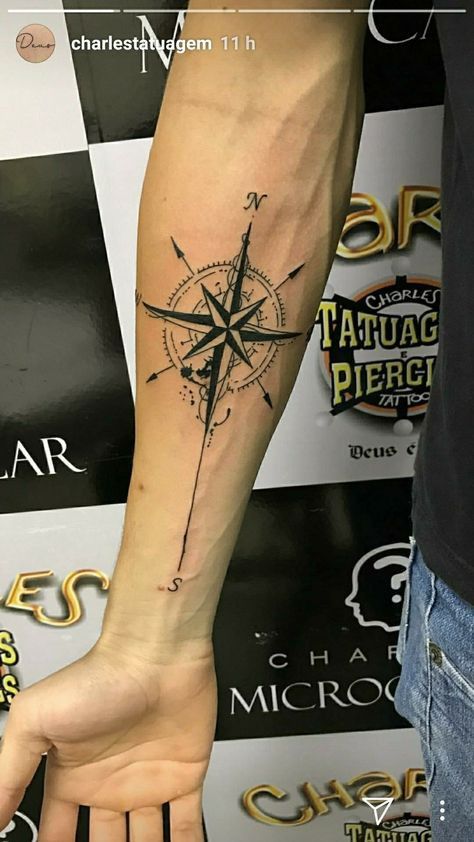 Compass Tattoos Arm, Compass Tattoo Men, Compass Tattoo Design, Forarm Tattoos, Cool Forearm Tattoos, Arrow Tattoo, A Compass, Arrow Tattoos, Feather Tattoos