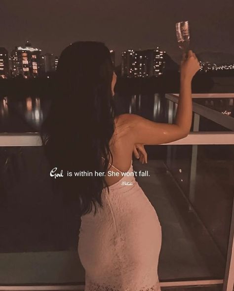 Quotes For Classy Women, Self Love Astetic Quotes, Queen Attitude Quotes, Self Attitude Caption For Women, Life Qouts Inspiration, Boss Captions, Attitude Pose, Classy Women Quotes, Bossbabe Quotes Motivation