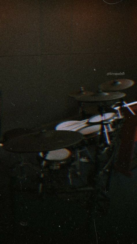 Drums Aesthetic Vintage, Drum Wallpaper, Dowoon Drum, Day6 Wallpaper, Drum Rudiments, Drums Wallpaper, Yoon Dowoon, Female Drummer, Day6 Dowoon